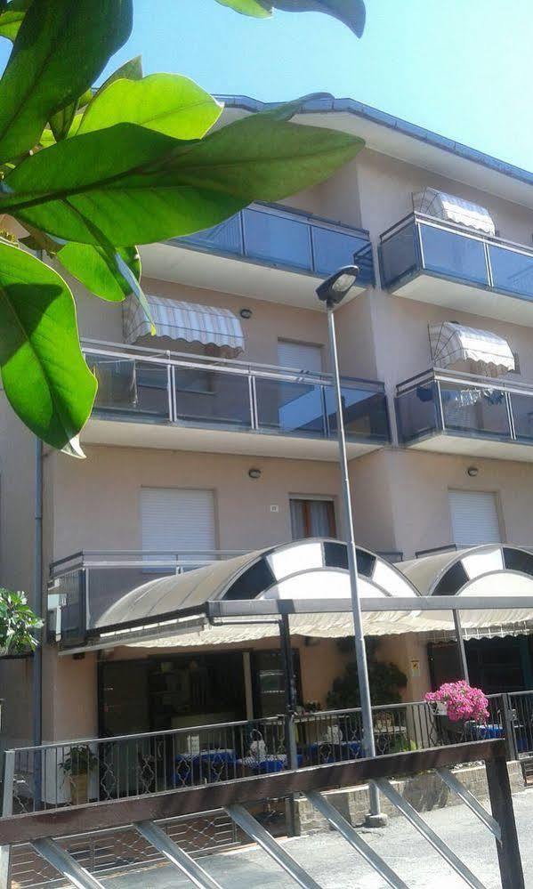 Viserba Di Rimini Hotel Gialpina المظهر الخارجي الصورة